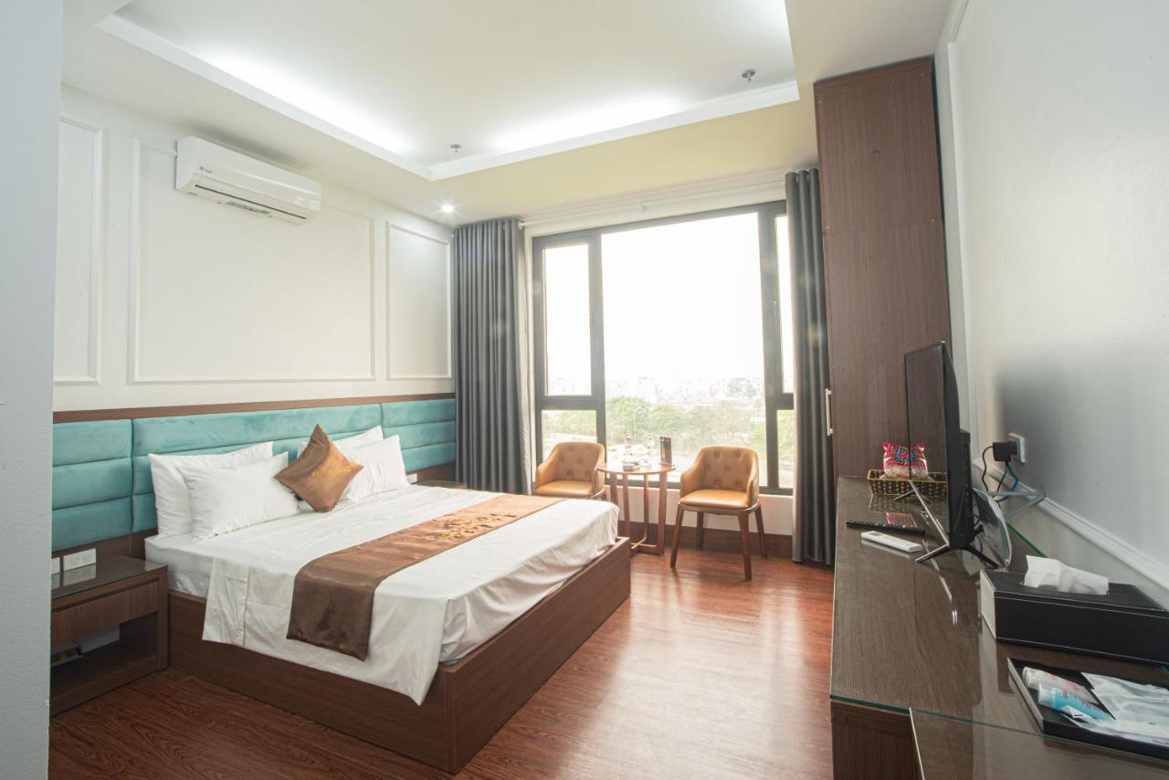 Royal & 3* Hà Nội